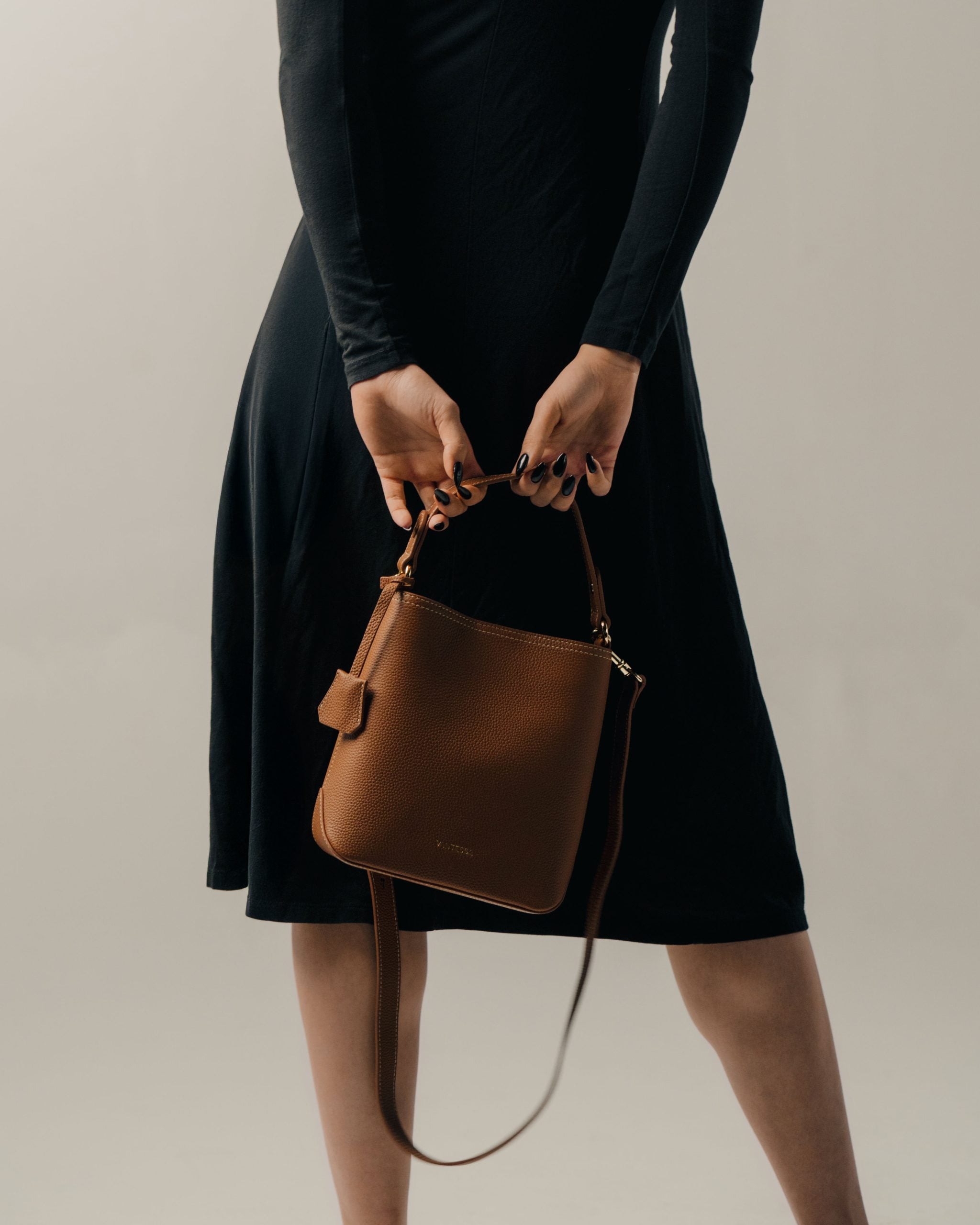 Linea Soft Bucket — Chestnut image 1