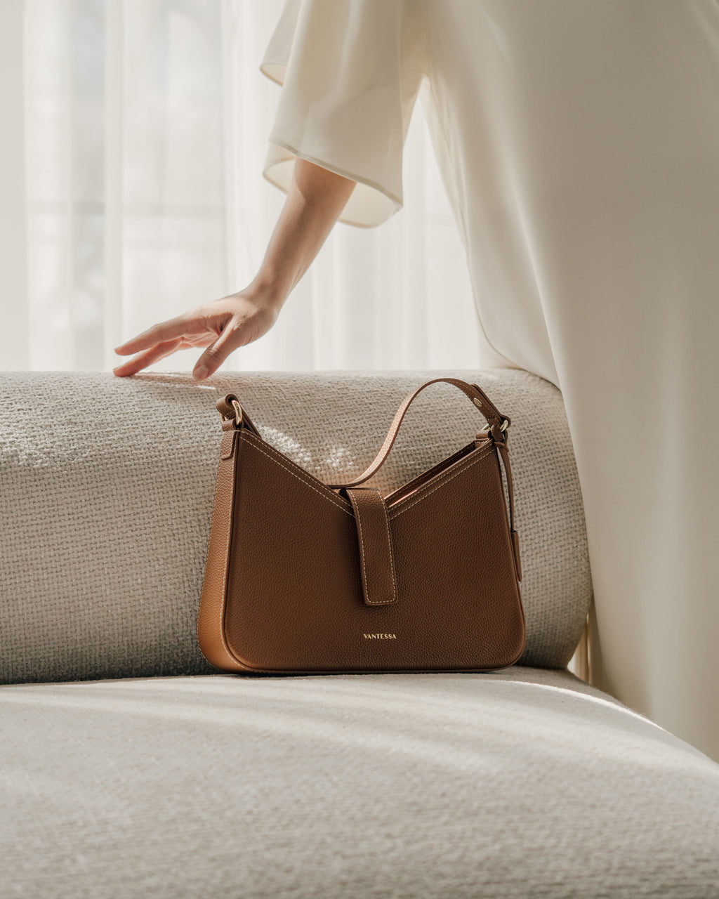Vela Shoulder — Chestnut