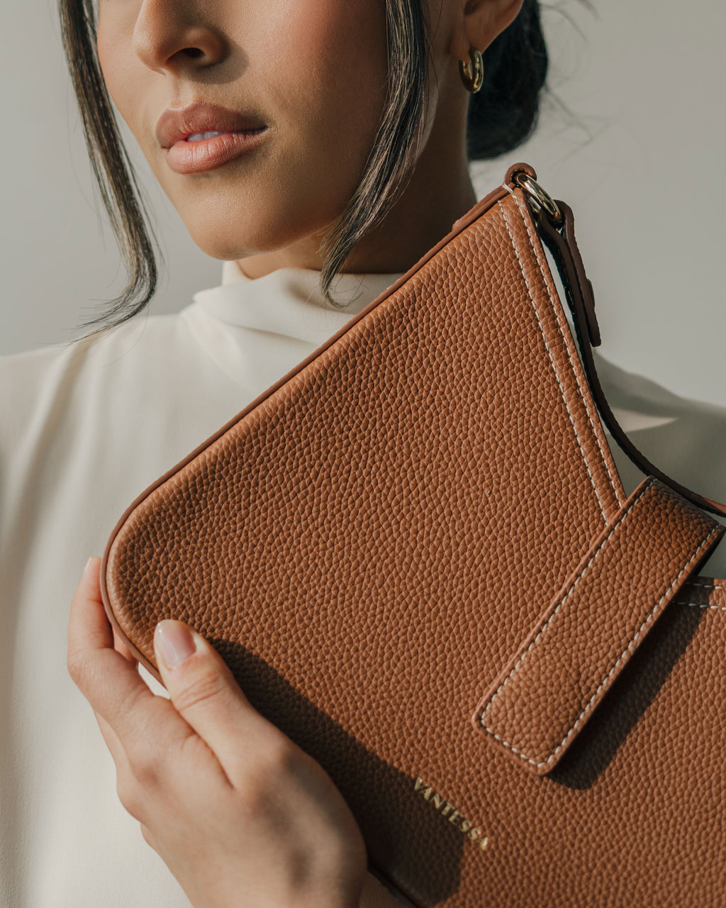 Vela Shoulder — Chestnut
