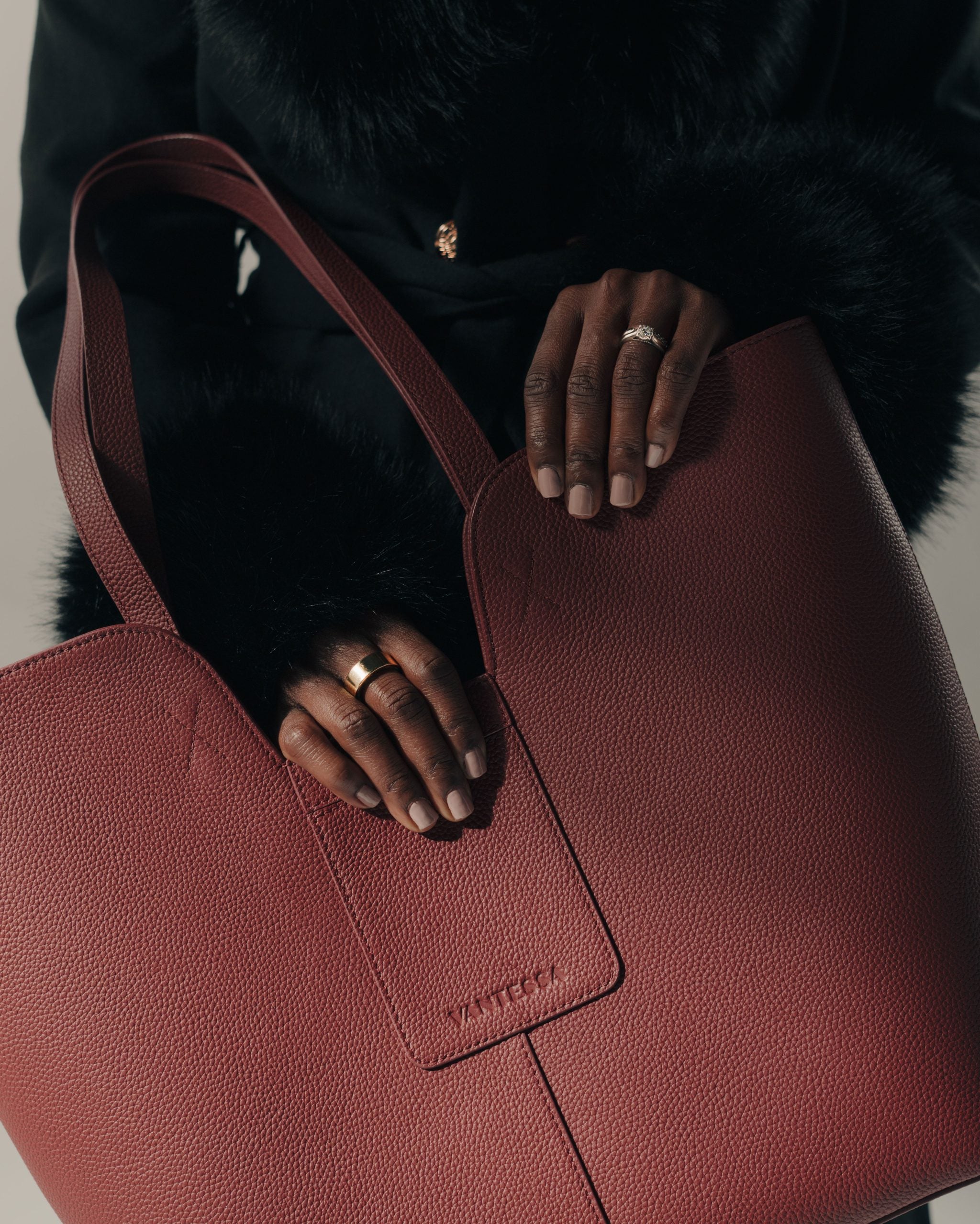 The Axis Tote - Merlot image 4