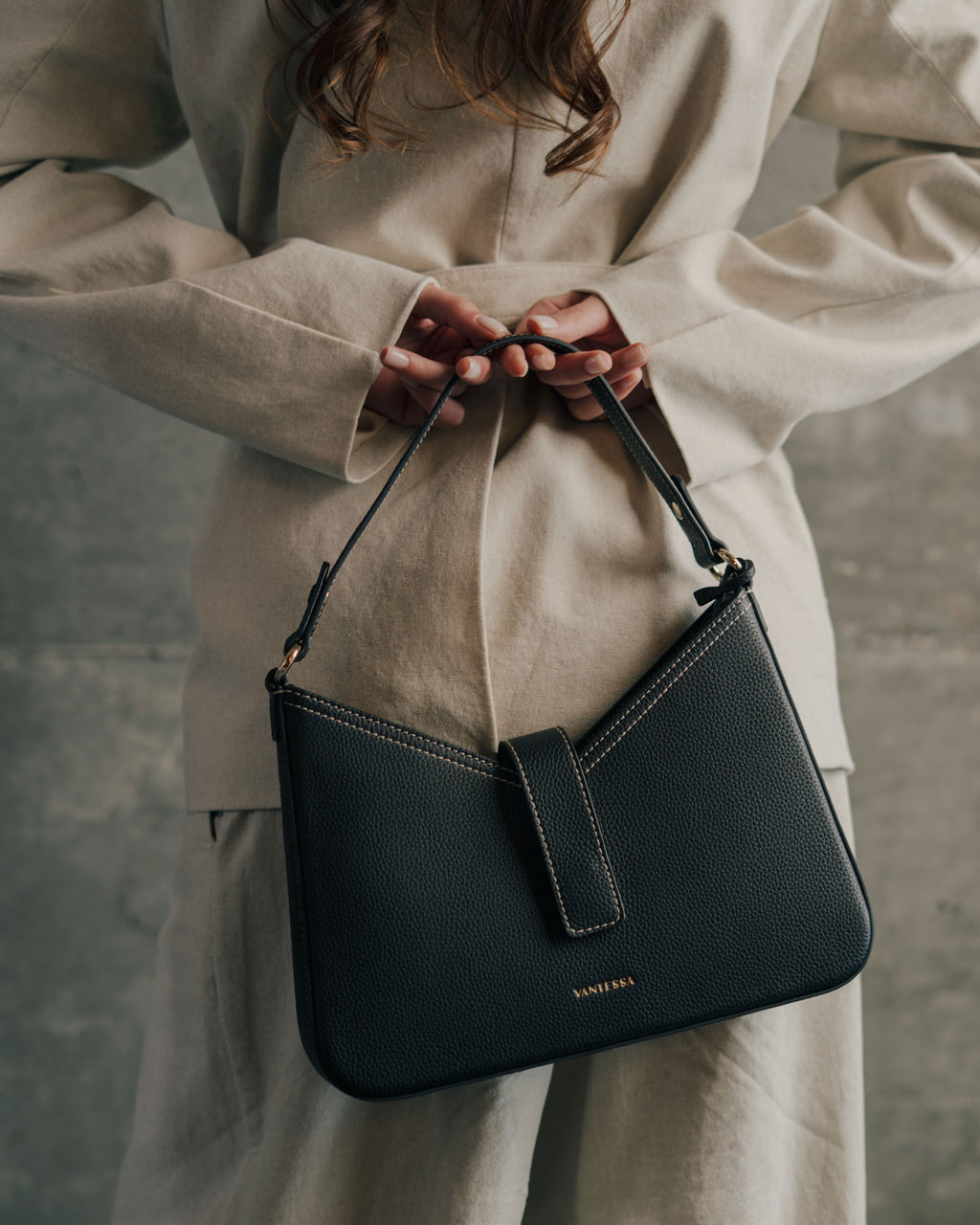 Vela Shoulder — Obsidian Black