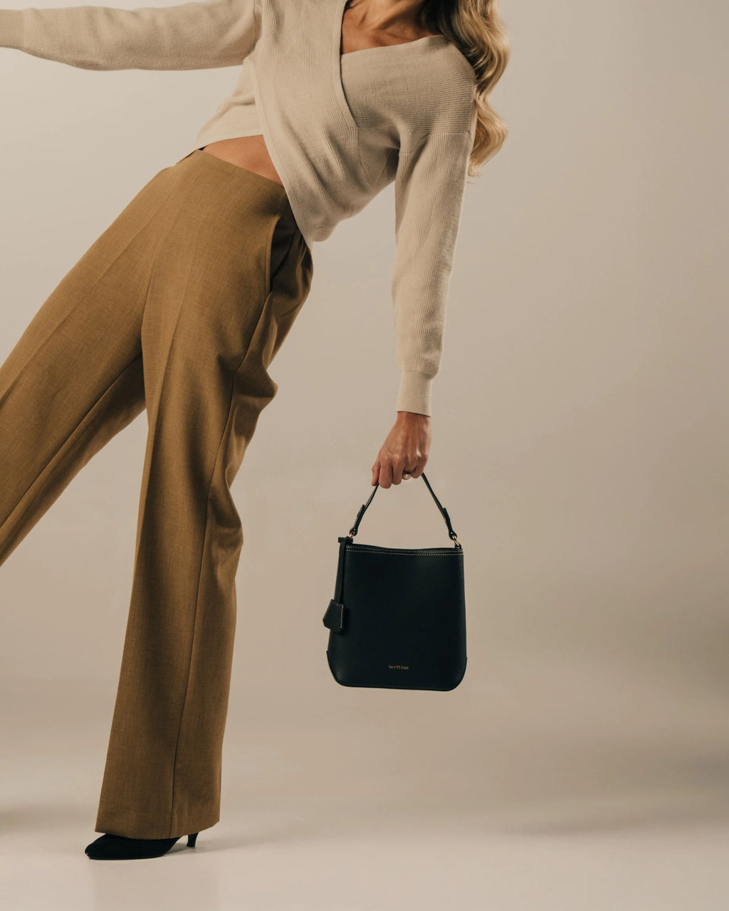 Linea Soft Bucket — Noir