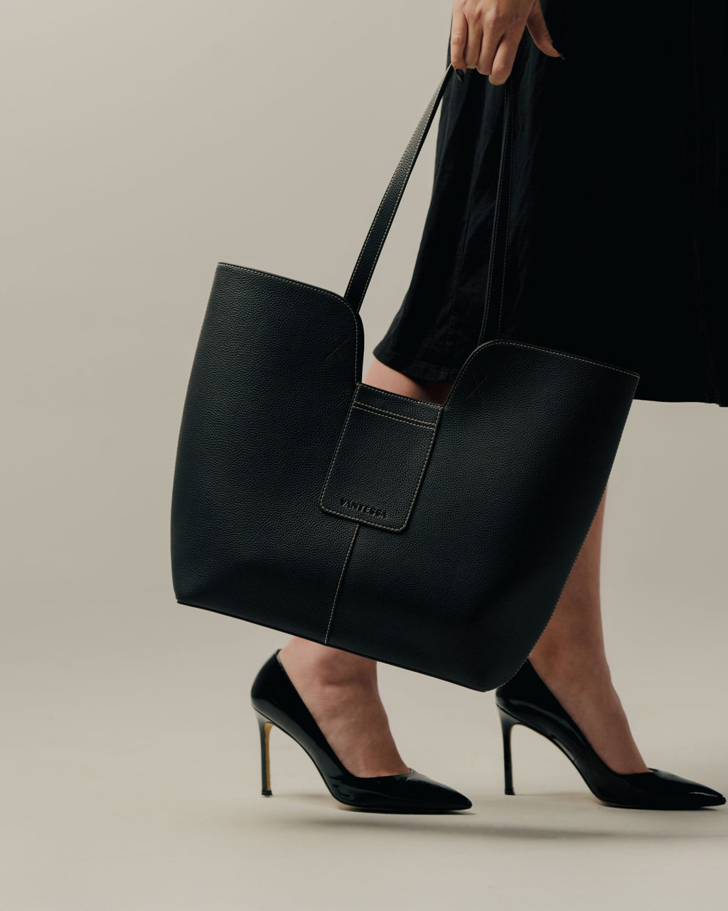 The Axis Tote - Obsidian Black image 2