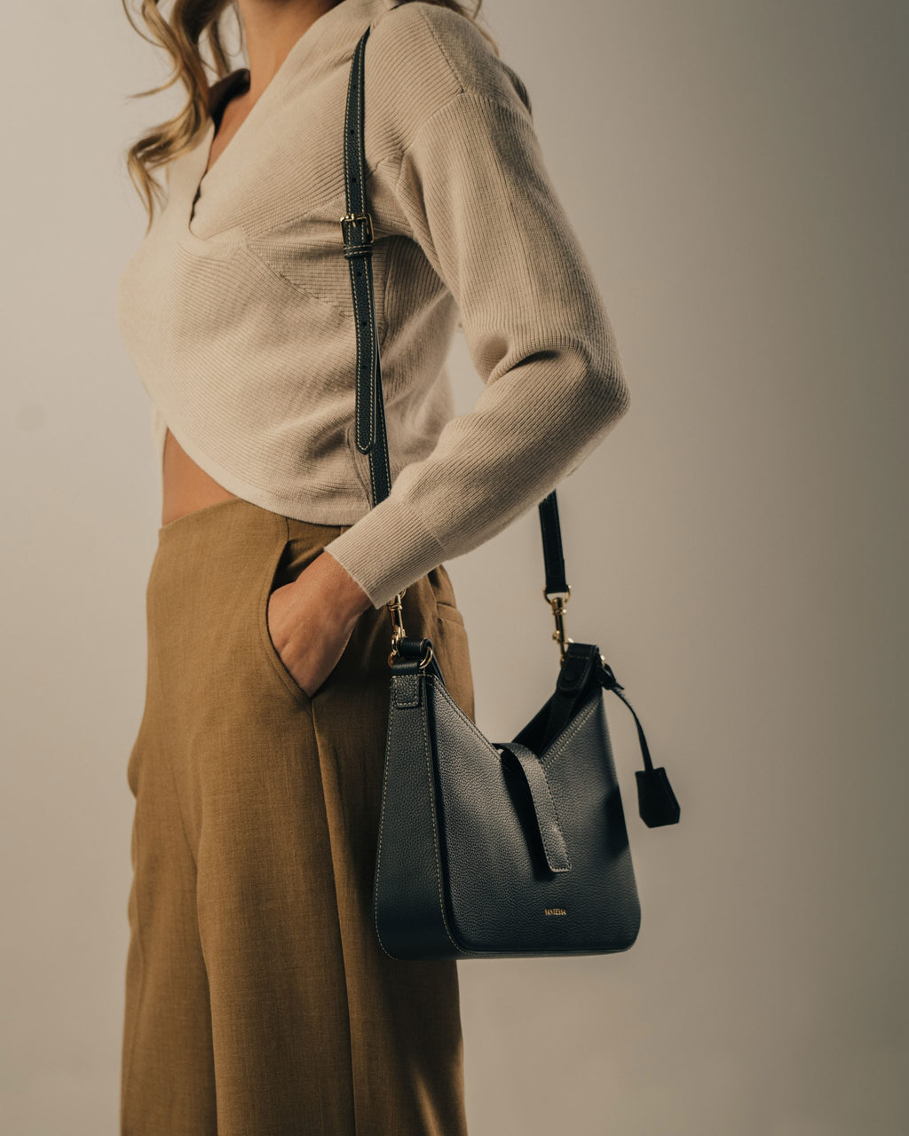 Vela Shoulder — Obsidian Black image 4
